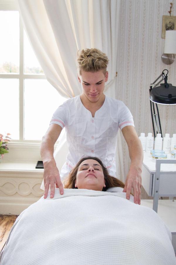 Wellness Sauna Beauty Farm Midwolda Panzió Kültér fotó